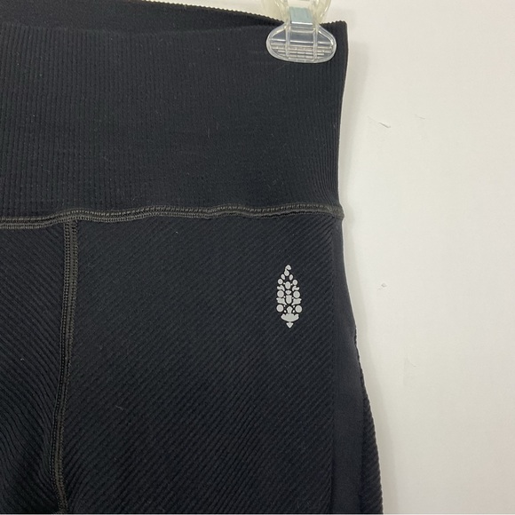 Free‎ People Movement Textured Free Throw Ribbed Leggings Size Small - Picture 3 of 6